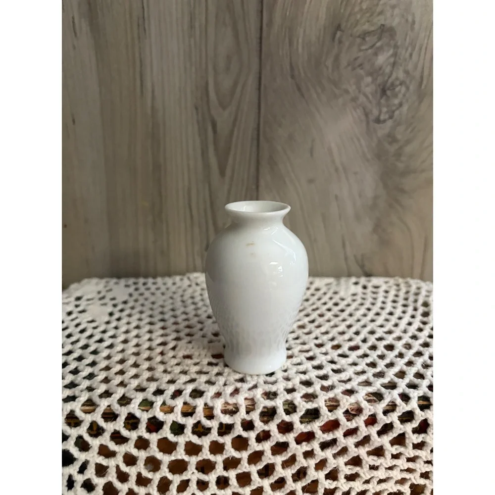 Miniature Blue and White Porcelain Bud Vase Floral Chinoiserie 3 Inch China